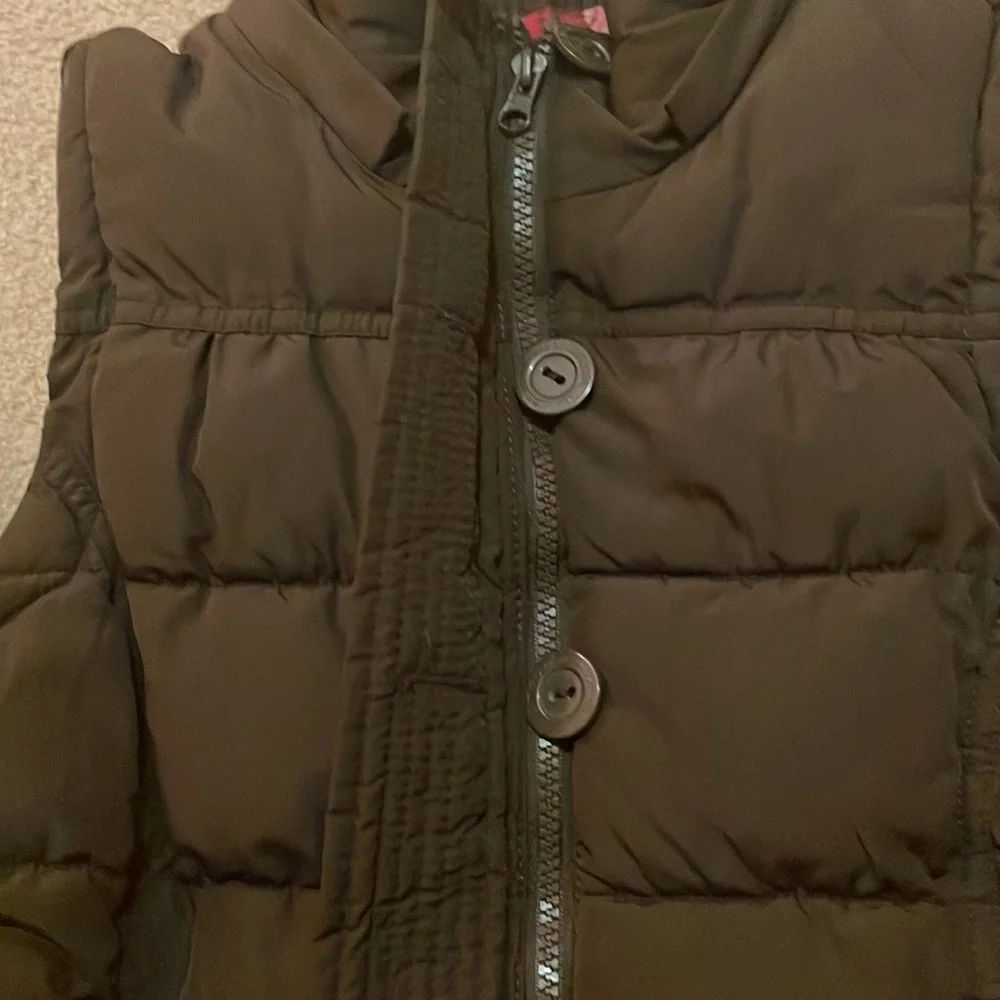 Vest - Picture 3 of 4
